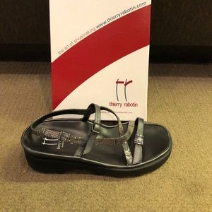 thierry rabotin wave sandals